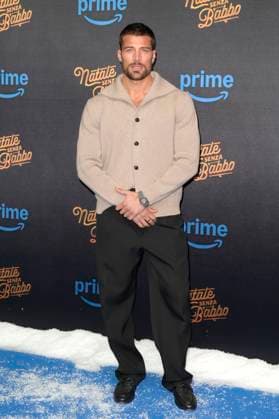 Simone Susinna at the premiere of the Amazon Prime Video film Natale senza Babbo at Cinema Adriano Rome, 18 11 2025 Foto:xA.xM.xTinghinox xFuturexImagex natale_5137