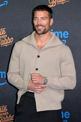 Simone Susinna at the premiere of the Amazon Prime Video film Natale senza Babbo at Cinema Adriano Rome, 18 11 2025 Foto:xA.xM.xTinghinox xFuturexImagex natale_5140