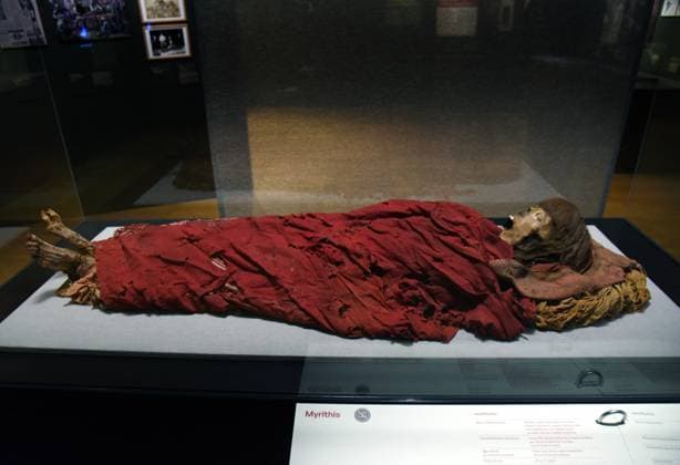 Mummies at the Museum of Mankind - Paris Mummies at the Museum of Mankind (Musee de L Homme). Mummies (Myrithis)during a media preview of the exhibition in Paris, France on November 18, 2025. Photo by Alain Apaydin ABACAPRESS Paris France  Copyright: xApaydinxAlain ABACAx