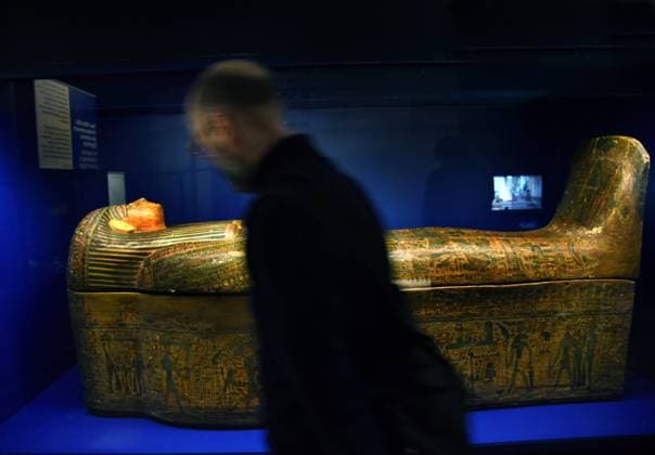 Mummies at the Museum of Mankind - Paris Mummies at the Museum of Mankind (Musee de L Homme). Mummies during a media preview of the exhibition in Paris, France on November 18, 2025. Photo by Alain Apaydin ABACAPRESS Paris France  Copyright: xApaydinxAlain ABACAx