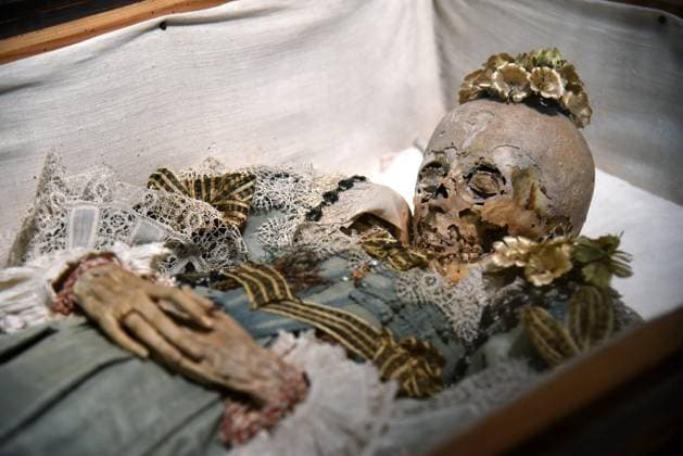 Mummies at the Museum of Mankind - Paris Mummies at the Museum of Mankind (Musee de L Homme). Mummies (La jeune fiille de Strasbourg) during a media preview of the exhibition in Paris, France on November 18, 2025. Photo by Alain Apaydin ABACAPRESS Paris France  Copyright: xApaydinxAlain ABACAx
