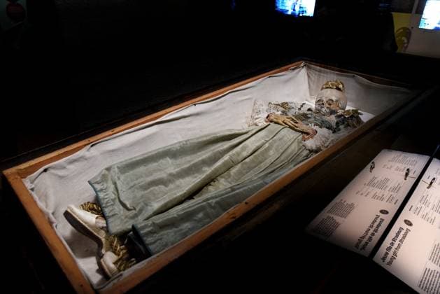 Mummies at the Museum of Mankind - Paris Mummies at the Museum of Mankind (Musee de L Homme). Mummies (La jeune fiille de Strasbourg) during a media preview of the exhibition in Paris, France on November 18, 2025. Photo by Alain Apaydin ABACAPRESS Paris France  Copyright: xApaydinxAlain ABACAx
