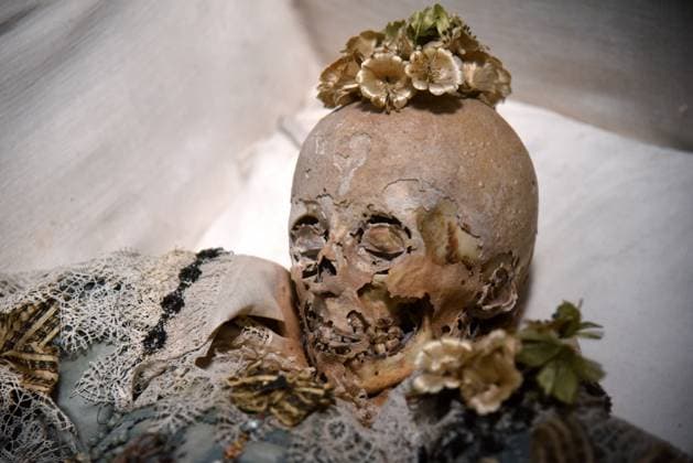 Mummies at the Museum of Mankind - Paris Mummies at the Museum of Mankind (Musee de L Homme). Mummies (La jeune fiille de Strasbourg) during a media preview of the exhibition in Paris, France on November 18, 2025. Photo by Alain Apaydin ABACAPRESS Paris France  Copyright: xApaydinxAlain ABACAx