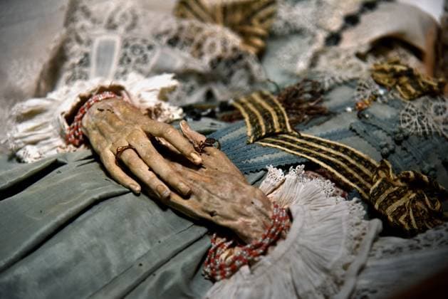 Mummies at the Museum of Mankind - Paris Mummies at the Museum of Mankind (Musee de L Homme). Mummies (La jeune fiille de Strasbourg) during a media preview of the exhibition in Paris, France on November 18, 2025. Photo by Alain Apaydin ABACAPRESS Paris France  Copyright: xApaydinxAlain ABACAx