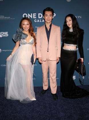 One Drop Gala 2025 18 November 2025 . Los Angeles, California - Leah Qin, Melanie Uno At One Drop Gala 2025 held at Audrey Irmas Pavilion in Los Angeles., Credit:Sadou Faye Avalon United States, CA, Los Angeles, Audrey Irmas Pavilion  Copyright: xSadouxFayex xAvalonx 1053315386