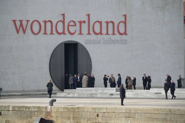 Opening of the Annie Leibovitz Wonderland exhibition at the Fundación Marta Ortega Pérez A Coruna Opening of the Annie Leibovitz Wonderland exhibition at the Fundación Marta Ortega Pérez, on November 19, 2025, in A Coruna, Galicia Spain The exhibition is the first major retrospective of the photographer in Spain and reviews her creative universe through four sections portraits of musicians from her early years, an immersive installation on the Rolling Stones tour in 1975, Stream of Consciousness with portraits of artists and writers, and an unpublished collection of her iconic fashion photographs, considered the soul of the project 19 NOVEMBER 2025 M A Coruna, Galicia A Coruna, Galicia Espana Copyright: xM.xDylanx 7110580
