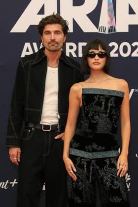 November 19, 2025: JOSH KEMPEN and SARAH ELLEN attends the 2025 ARIA Awards at the Hordern Pavilion on November 19, 2025 in Sydney, NSW Australia - ZUMAa155 20251119_aaa_a155_032 Copyright: xChristopherxKhouryx