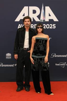 November 19, 2025: JOSH KEMPEN and SARAH ELLEN attends the 2025 ARIA Awards at the Hordern Pavilion on November 19, 2025 in Sydney, NSW Australia - ZUMAa155 20251119_aaa_a155_038 Copyright: xChristopherxKhouryx