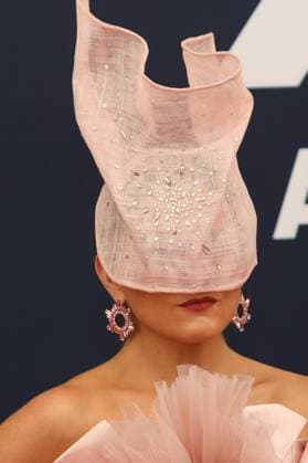 November 19, 2025: FASHION CRITICAL attends the 2025 ARIA Awards at the Hordern Pavilion on November 19, 2025 in Sydney, NSW Australia - ZUMAa155 20251119_aaa_a155_061 Copyright: xChristopherxKhouryx