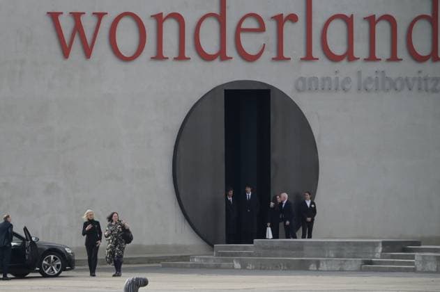 Opening of the Annie Leibovitz Wonderland exhibition at the Fundación Marta Ortega Pérez A Coruna The photographer Annie Leibovitz during the opening of her exhibition Wonderland at the Fundación Marta Ortega Pérez, on November 19, 2025, in A Coruna, Galicia Spain The exhibition is the first major retrospective of the photographer in Spain and reviews her creative universe through four sections  Copyright: xM.xDylanx 7110868