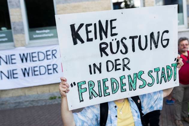 Poster with the inscription No armaments in the city of peace during a rally on Anti-War Day 2025 in Osnabrück The VW plant in Osnabrück is on Volkswagens list of sites to be cut Rheinmetall boss Armin Papperger said that the VW plant in Osnabrück was well suited to producing military ve