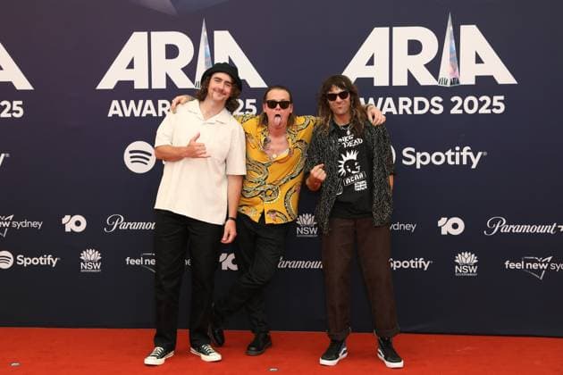 November 19, 2025: BC MICHAEL MARKS, DANNY BEUS and BRETT JANSCH of DUNE RATS attend the 2025 ARIA Awards at the Hordern Pavilion on November 19, 2025 in Sydney, NSW Australia - ZUMAa155 20251119_aaa_a155_089 Copyright: xChristopherxKhouryx