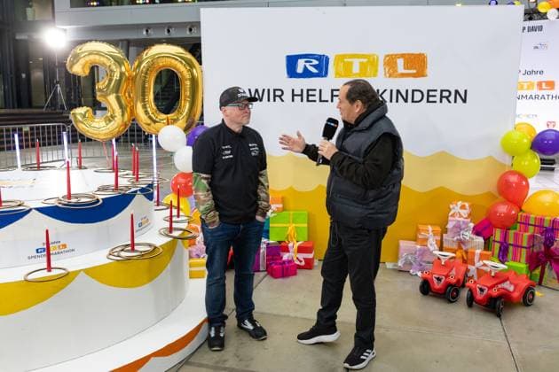 Press event for the RTL charity marathon in Cologne, 19 11 2025 Wolfram KONS in conversation with Joey KELLY At the RTL headquarters in Cologne Deutz, Joey Kelly and Wolfram Kons present the 24H BIRTHDAY CHALLENGE for the 30 RTL SPENDEN Copyright: xBonn.digitalx