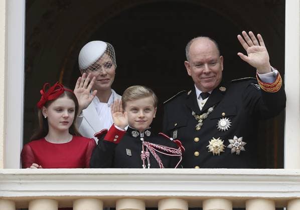 FETE NATIONALE MONACO PHOTOPQR NICE MATIN Jean François Ottonello Monaco 19 11 2025 Fete Nationale Monegasque 2025 Le prince Albert II, la princesse Charlene, le prince hereditaire Jacques et la princesse Gabriella a la fenetre du palais princier, place du palais Monaco 19 November 2025 Monegasque National Day 2025 - Prince Albert II, Princess Charlene, Hereditary Prince Jacques, and Princess Gabriella at the window of the Princes Palace, Palace Square Monaco France  Copyright: xPHOTOPQR NICExMATIN MAXPPPxJeanxFrançoisxOttonellox 20251119NIM3959 20251119NIM3959
