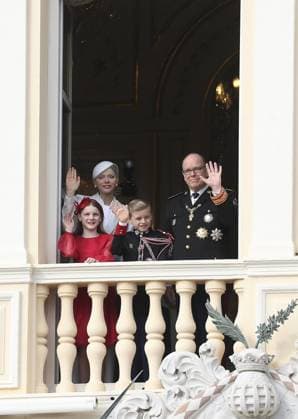 FETE NATIONALE MONACO PHOTOPQR NICE MATIN Jean François Ottonello Monaco 19 11 2025 Fete Nationale Monegasque 2025 Le prince Albert II, la princesse Charlene, le prince hereditaire Jacques et la princesse Gabriella a la fenetre du palais princier, place du palais Monaco 19 November 2025 Monegasque National Day 2025 - Prince Albert II, Princess Charlene, Hereditary Prince Jacques, and Princess Gabriella at the window of the Princes Palace, Palace Square Monaco France  Copyright: xPHOTOPQR NICExMATIN MAXPPPxJeanxFrançoisxOttonellox 20251119NIM3965 20251119NIM3965