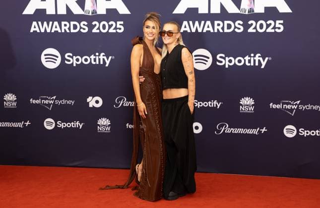 ARIA AWARDS 2025, Chrishell Stause and G Flip during the 2025 ARIA Awards at Hordern Pavilion in Sydney, Wednesday, November 19, 2025. ( NO ARCHIVING SYDNEY NEW SOUTH WALES AUSTRALIA  Copyright: xSITTHIXAYxDITTHAVONGx 20251120181908074248