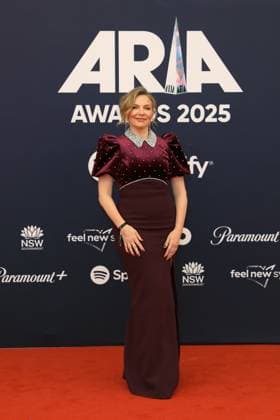 November 19, 2025: JUSTINE CLARKE attends the 2025 ARIA Awards at the Hordern Pavilion on November 19, 2025 in Sydney, NSW Australia - ZUMAa155 20251119_aaa_a155_090 Copyright: xChristopherxKhouryx