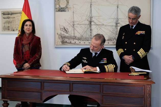 Spanish King Felipe VI and minister Margarita Robles visits the Juan Sebastián de Elcano naval historical archive in Madrid on Wednesday, 19 November 2025. Cordon Press  MarcoxAntonioxRomero