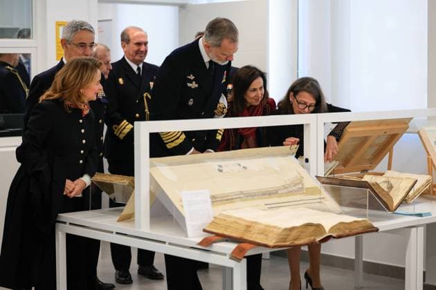 Spanish King Felipe VI and minister Margarita Robles visits the Juan Sebastián de Elcano naval historical archive in Madrid on Wednesday, 19 November 2025. Cordon Press  MarcoxAntonioxRomero