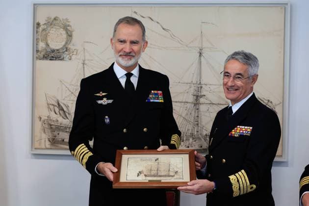 Spanish King Felipe VI and minister Margarita Robles visits the Juan Sebastián de Elcano naval historical archive in Madrid on Wednesday, 19 November 2025. Cordon Press  MarcoxAntonioxRomero