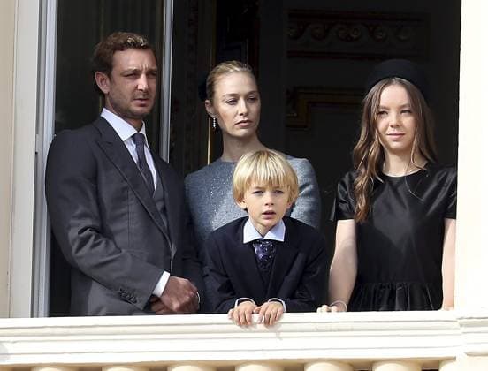 FETE NATIONALE MONACO PHOTOPQR NICE MATIN Jean François Ottonello Monaco 19 11 2025 NO TABLOIDS WEB PRINT, NO DAILY MAIL GROUP, NO VOICI, NO GALA Fete Nationale Monegasque 2025 Pierre et Beatrice Casiraghi with Alexandra de Hanovre a la fenetre du palais princier, place du palais Monaco 19 November 2025 Monegasque National Day 2025 Monaco France  Copyright: xPHOTOPQR NICExMATIN MAXPPPxJeanxFrançoisxOttonellox 20251119NIM4391 20251119NIM4391