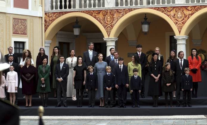 FETE NATIONALE MONACO COUR HONNEUR PALAIS PHOTOPQR NICE MATIN Jean François Ottonello Monaco 19 11 2025 NO TABLOIDS WEB PRINT, NO DAILY MAIL GROUP, NO VOICI, NO GALA Fete Nationale Monegasque 2025 Cour dHonneur du palais princier la famille princiere Monaco 19 November 2025 Monegasque National Day 2025 Monaco France  Copyright: xPHOTOPQR NICExMATIN MAXPPPxJeanxFrançoisxOttonellox 20251119NIM4401 20251119NIM4401