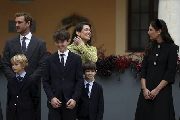 FETE NATIONALE MONACO COUR HONNEUR PALAIS PHOTOPQR NICE MATIN Jean François Ottonello Monaco 19 11 2025 NO TABLOIDS WEB PRINT, NO DAILY MAIL GROUP, NO VOICI, NO GALA Fete Nationale Monegasque 2025 Cour dHonneur du palais princier Pierre, Charlotte et Tatiana Casiraghi, Raphael Elmaleh Monaco 19 November 2025 Monegasque National Day 2025 Monaco France  Copyright: xPHOTOPQR NICExMATIN MAXPPPxJeanxFrançoisxOttonellox 20251119NIM4404 20251119NIM4404