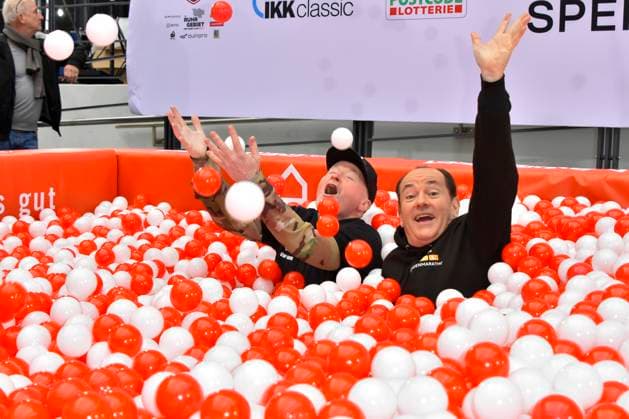 abb presenter Wolfram Kons and Joey Kelly musician athlete in the Rot Weisse Baelle Bad in the RTL studio at the photo session for the 24 hour charity birthday challenge 30th birthday of the RTL Spendenmarathon wir helfen Kindern bei RTL Deutschland on 19 11 2025 in Cologne Deutz NRW Germany