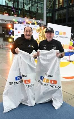 Presenter Wolfram Kons and Joey Kelly at a photo session for the 24-hour birthday challenge to mark the 30th anniversary of the RTL Spendenmarathon wir helfen Kindern, which takes place from 20 11 18 00 hrs.