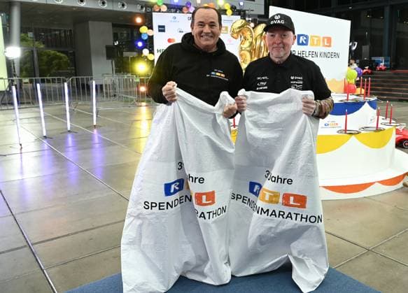 Presenter Wolfram Kons and Joey Kelly at a photo session for the 24-hour birthday challenge to mark the 30th anniversary of the RTL Spendenmarathon wir helfen Kindern, which takes place from 20 11 18 00 hrs.
