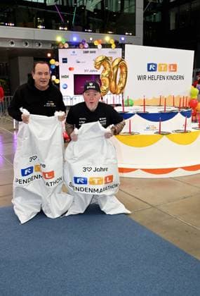 Presenter Wolfram Kons and Joey Kelly at a photo session for the 24-hour birthday challenge to mark the 30th anniversary of the RTL Spendenmarathon wir helfen Kindern, which takes place from 20 11 18 00 hrs.