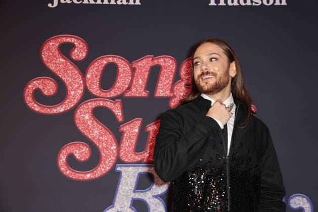 Riccardo Simonetti at the Song Sung Blue movie premiere on 19 11 2025 at the Zoo Palast in Berlin Song Sung Blue movie premiere in Berlin with Hugh Jackman Kate Hudson