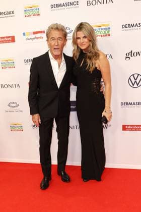Peter Maffay and Hendrikje Balsmeyer at the Goldene Bild der Frau award ceremony on 19 11 2025 at the Stage Theater in Hamburg Goldene Bild der Frau award ceremony 2025 in Hamburg
