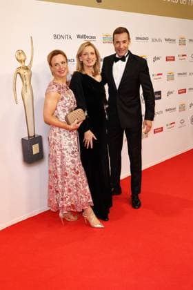 Julia Becker, Karin Prien and Kai Pflaume at the Goldene Bild der Frau award ceremony on 19 11 2025 at the Stage Theater in Hamburg Goldene Bild der Frau award ceremony 2025 in Hamburg
