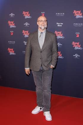 Premiere Song Sung Blue Craig Brewer at the European premiere of the movie Song Sung Blue at the Zoo Palast on 19 11 2025 in Berlin Copyright: xEventpressxKochanx