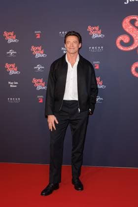 Premiere Song Sung Blue Hugh Jackman at the European premiere of the movie Song Sung Blue at the Zoo Palast on 19 11 2025 in Berlin Copyright: xEventpressxKochanx