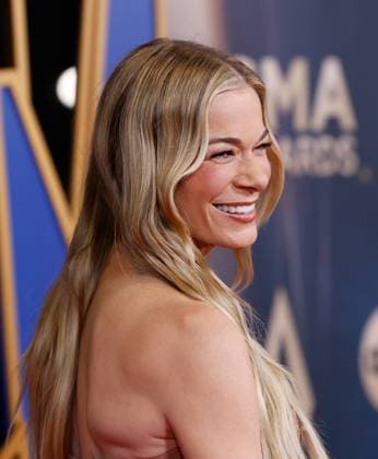 LeAnn Rimes arrives on the red carpet for the 59th CMA Awards in Nashville, Tennessee, on Wednesday, November 19, 2025.  NAS20251119214 JOHNxANGELILLO