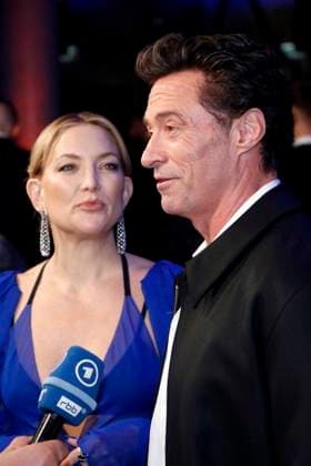 Song Sung Blue, film premiere at Zoo Palast, Berlin, 19 11 2025 Kate Hudson and Hugh Jackman at the Red Carpet Photocall of SONG SUNG BLUE at Zoo Palast Berlin on 19 11 2025 Berlin Zoo Palast Copyright: xAnitaxBuggex