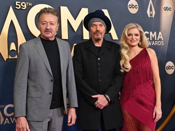 59th Annual CMA Awards - Arrivals Mark Collie, Billy Bob Thornton and Carter Faith arriving at the 59th Annual Country Music Association Awards held at the Bridgestone Arena on November 19, 2025 in Nashville, TN. Nashville Bridgestone Arena Tennessee USA Copyright: xOConnor-Arroyo AFF-USA.comx