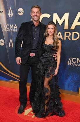 59th Annual CMA Awards - Arrivals Brett Young and Taylor Mills arriving at the 59th Annual Country Music Association Awards held at the Bridgestone Arena on November 19, 2025 in Nashville, TN. Nashville Bridgestone Arena Tennessee USA Copyright: xOConnor-Arroyo AFF-USA.comx
