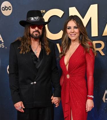 59th Annual CMA Awards - Arrivals Billy Ray Cyrus and Elizabeth Hurley arriving at the 59th Annual Country Music Association Awards held at the Bridgestone Arena on November 19, 2025 in Nashville, TN. Nashville Bridgestone Arena Tennessee USA Copyright: xOConnor-Arroyo AFF-USA.comx