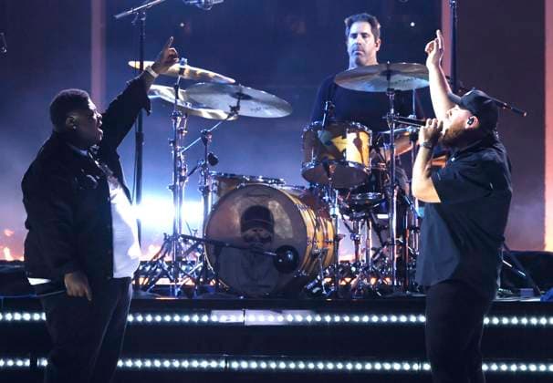 (L-R) BigXthaPlug and Luke Combs perform onstage during the 59th CMA Awards at the Bridgestone Arena in Nashville, Tennessee, on Wednesday, November 19, 2025.  NAS20251119365 JOHNxANGELILLO