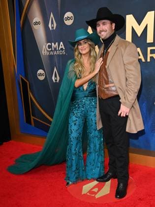 59th Annual CMA Awards - Arrivals Lainey Wilson and Devlin Duck Hodges arriving at the 59th Annual Country Music Association Awards held at the Bridgestone Arena on November 19, 2025 in Nashville, TN. Nashville Bridgestone Arena Tennessee USA Copyright: xOConnor-Arroyo AFF-USA.comx
