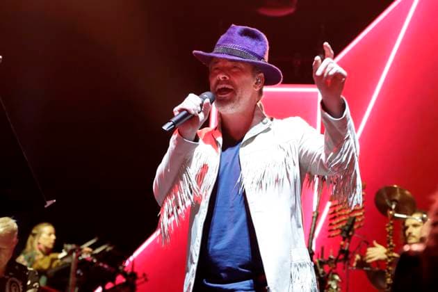 19 11 2025, Jamiroquai, singer Jay Kay, in concert at the Uber Arena in Berlin, pop, music, British acid jazz funk band, Berlin Germany, Germany