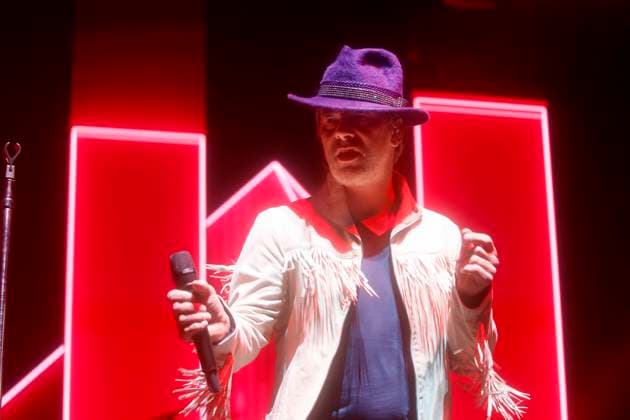 19 11 2025, Jamiroquai, singer Jay Kay, in concert at the Uber Arena in Berlin, pop, music, British acid jazz funk band, Berlin Germany, Germany
