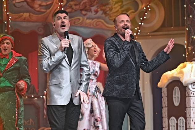Crazy Christmas Our favorite Christmas songs Paul Reeves and Ross Antony on the occasion of the live show Crazy Christmas Our favorite Christmas songs on 19 11 2025 at Europapark Rust 20251119MWI095354