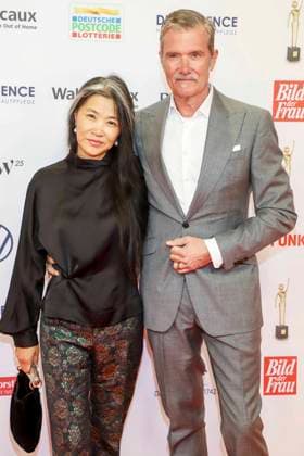 abb Hayah Juergens, John Juergens as guests on the red carpet at the award ceremony of the Golden Image of a Woman 2025 at the Theater im Hafen on 19 11 2025 in Hamburg Hamburg Germany