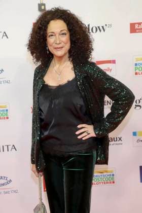 abb Barbara Wussow actress as a guest on the red carpet at the award ceremony of the Golden Image of a Woman 2025 at the Theater im Hafen on 19 11 2025 in Hamburg Hamburg Germany