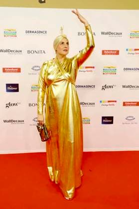 abb Elena Uhlig actress Golden Dress as a guest on the red carpet at the award ceremony of the Golden Image of the Woman 2025 at the Theater im Hafen on 19 11 2025 in Hamburg Hamburg Germany