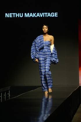 (251120) -- COLOMBO, Nov. 20, 2025 -- A model presents a creation during the Mercedes-Benz Fashion Week in Colombo, Sri Lanka, Nov. 19, 2025. (Photo by Xinhua) SRI LANKA-COLOMBO-FASHION SHOW GayanxSameera 